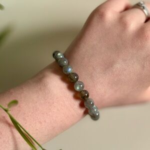✨Luminous Labradorite Bracelet✨